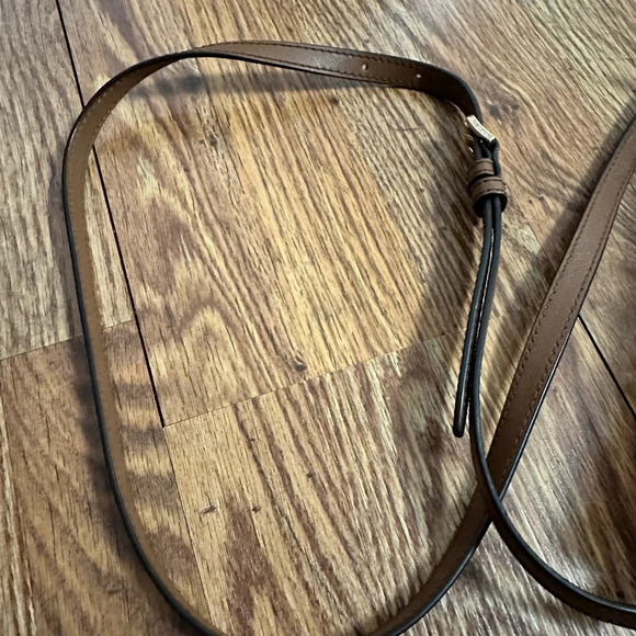 EUC Michael Kors Jet Set Travel Large Messenger Crossbody Bag in Vanilla - Picture 8 of 14